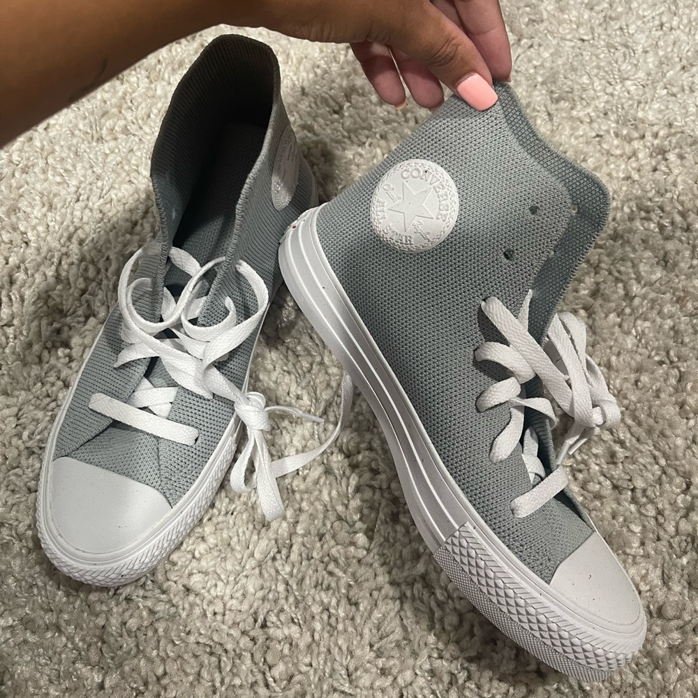 WOMENS SIZE 6 grey high top converse - never worn